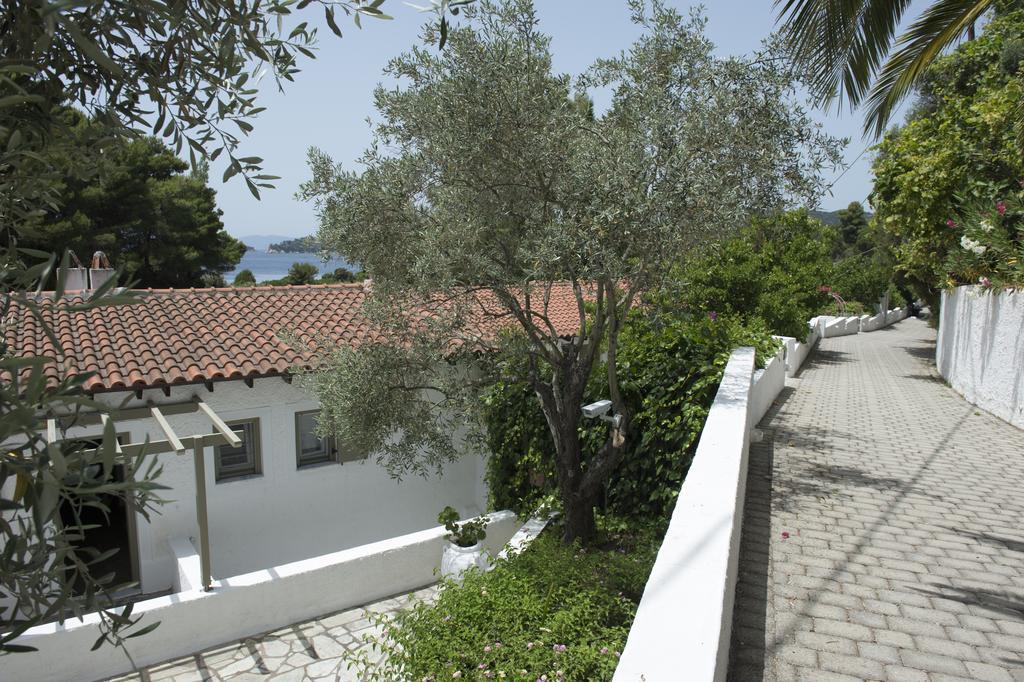 Skiathos Holidays Suites & Villas Vromolimnos Exterior foto